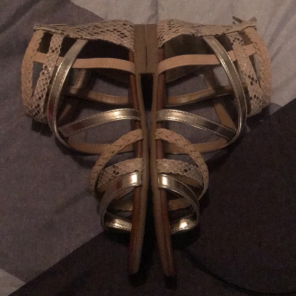 So Gladiator Sandals with Original Box - Picture 4 of 8
